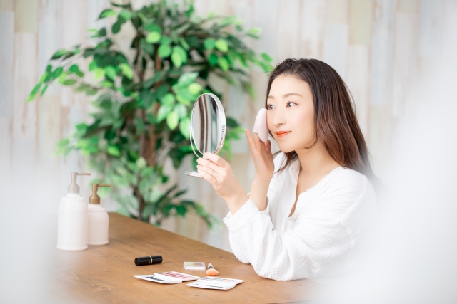 化粧、ファンデーション、メイク